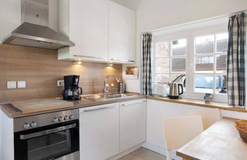 Dalwitz Apartment | Apartment 'Jägerkate' with Private Terrace, Shared Garden and Wi-Fi