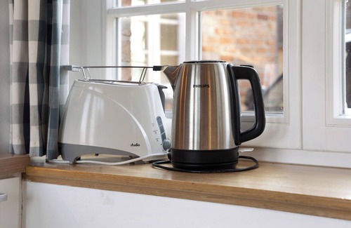 Dalwitz Apartment | Apartment 'Jägerkate' with Private Terrace, Shared Garden and Wi-Fi