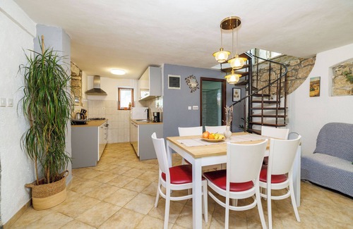 Plomin Apartment | Apartment Josip (70212-A1) - Plomin