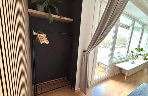 Halstenbek Apartment | Apartment 'Kokorey' with Balcony and Wi-Fi