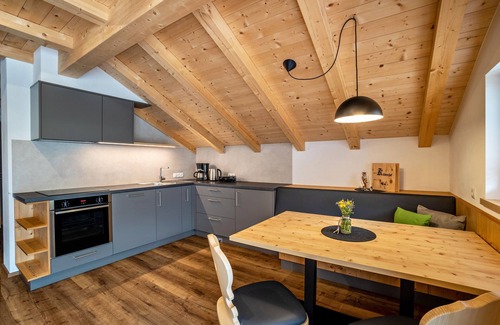 Villa Apartment | Apartment 'Krämerhof Apt Aferer Geisler' with Mountain View, Shared Garden and Wi-Fi