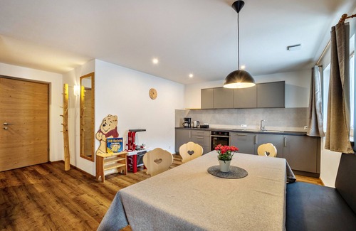 Villa Apartment | Apartment 'Krämerhof Apt Peitlerkofel' with Mountain View, Shared Garden and Wi-Fi