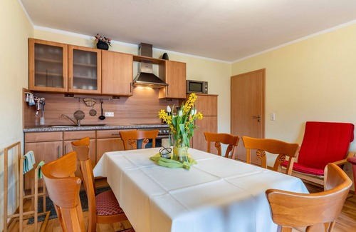 Biberach Apartment | Apartment 'Kreuzstube' with Mountain View and Wi-Fi