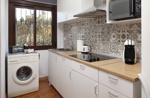 Totalan Apartment | Apartment "La Azomadilla" with Shared Terrace & Wi-Fi