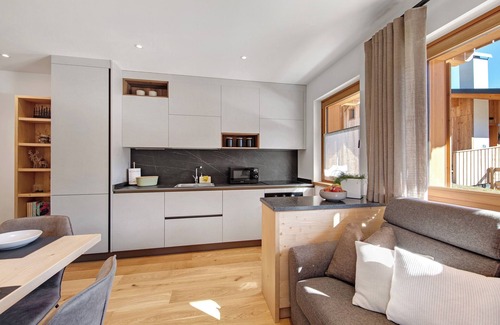 Borca di Cadore Apartment | Apartment 'La Casa Di Hilde' with Mountain View, Private Terrace and Wi-Fi