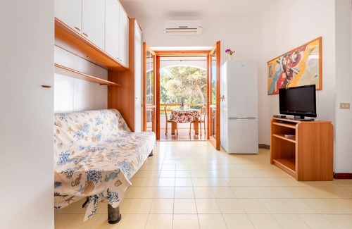 Acaya Apartment | Apartment 'La Casa Di Bebe' with Shared Pool, Wi-Fi and Air Conditioning