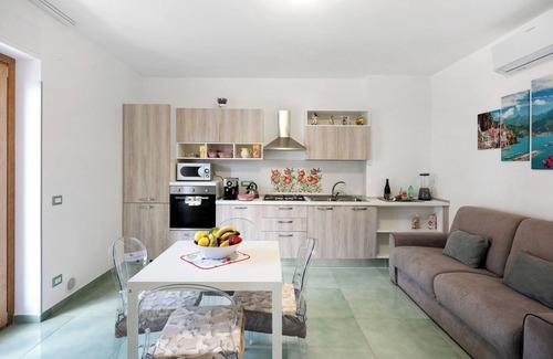 Bomerano Apartment | Apartment 'La Dimora Dei Nonni' with Mountain View, Wi-Fi and Air Conditioning