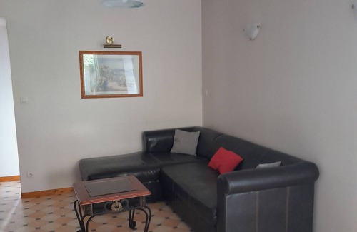 Seyssel Apartment | Apartment 'La Fontaine Bénite' with Private Terrace, Wi-Fi and Air Conditioning