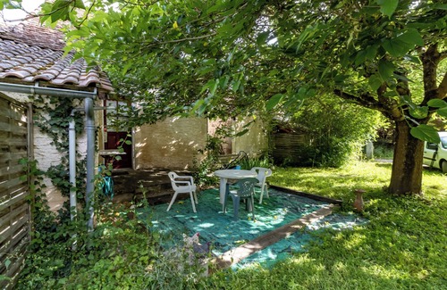 Eyliac Apartment | Apartment 'La Forge D'eyliac' with Private Terrace and Wi-Fi