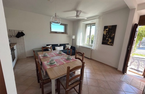 Bagni San Filippo Apartment | Apartment 'La Balena Rosa' with Private Terrace and Wi-Fi