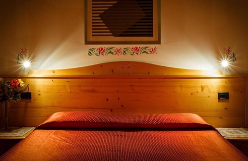 Giustino Apartment | Apartment La Locanda Bilocale 4 persons with mountain view, balcony & Wi-Fi