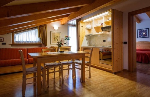 Giustino Apartment | Apartment La Locanda Bilocale 4 persons with mountain view, balcony & Wi-Fi