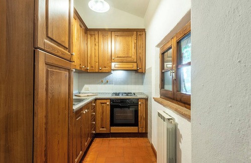 Serre di Rapolano Apartment | Apartment 'La Lollaia' with Shared Pool, Shared Terrace and Wi-Fi