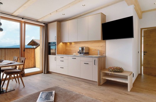 Daunei Apartment | Apartment 'Lat' with Mountain View, Shared Garden and Wi-Fi