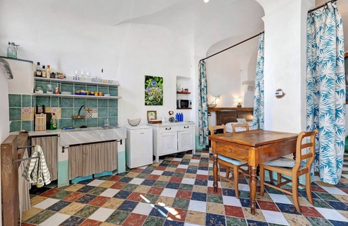 Varigotti Apartment | Apartment 'Lavanda' with Sea View, Garden & Wi-Fi