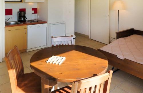 Prayssac Apartment | Apartment Le Domaine de Claire Rive-1 by Interhome