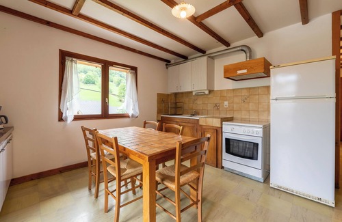 Aillon-le-Jerune Apartment | Apartment 'Le Grizzli' with Balcony