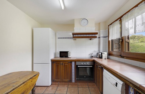 Sagas House | Apartment 'Les Cases' with Mountain View, Private Pool and Wi-Fi