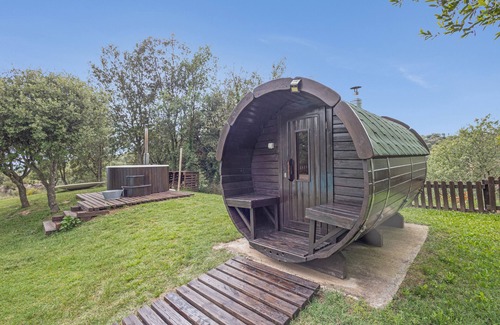 Sagas House | Apartment 'Les Cases' with Mountain View, Private Pool and Wi-Fi