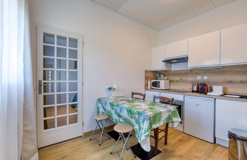 La Salvetat-sur-Agout House | Apartment 'Les Tables Aux Vaches-Chambre Agout' with Private Terrace, Private Garden and Wi-Fi