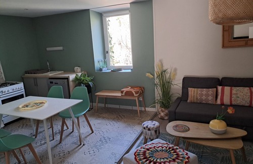 Tournon-sur-Rhone Apartment | Apartment located in condominium camping, river access, park. train le Mastrou