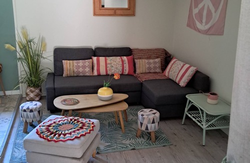 Tournon-sur-Rhone Apartment | Apartment located in condominium camping, river access, park. train le Mastrou