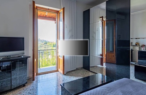 Chieti Apartment | Apartment located a stone's throw from the historic center of Chieti, with parking.