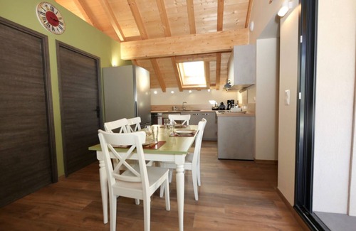 Le Bourg-d'Oisans Apartment | Apartment 'Lodge Fabissa' with Mountain View, Private Terrace and Wi-Fi