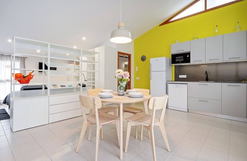 Bellvey Apartment | Apartment 'Loft El Til-ler' with Private Terrace and Wi-Fi