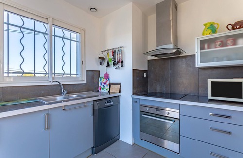 Elne Apartment | Apartment 'Los Aglanoz - 5 Personnes' with Mountain View, Wi-Fi and Air Conditioning