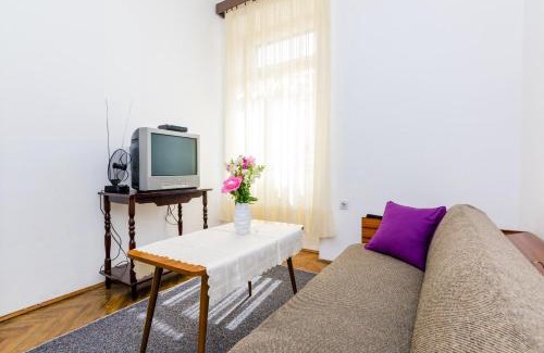 Gruz Apartment | Apartment Lucy