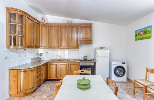 Lido Marini Apartment | Apartment 'Lucy' with Sea View, Private Garden and Wi-Fi