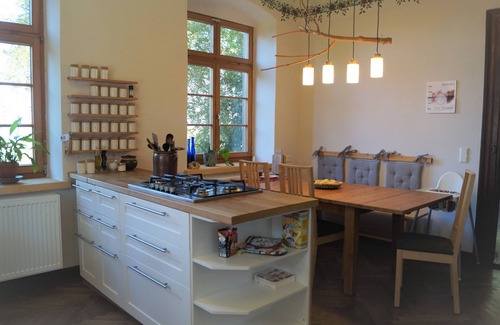 Maierhofen Apartment | Apartment 'Ludwigshöhe' with Private Terrace, Private Garden and Wi-Fi