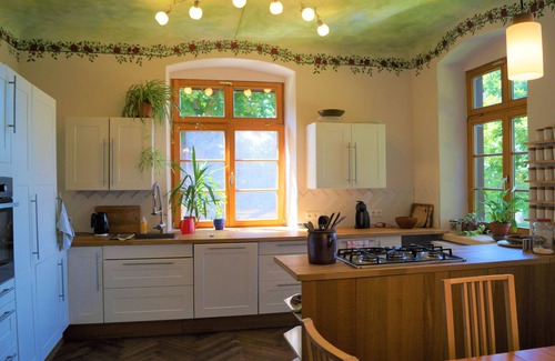 Maierhofen Apartment | Apartment 'Ludwigshöhe' with Private Terrace, Private Garden and Wi-Fi