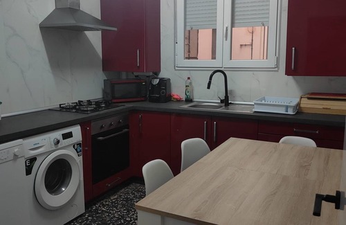 Port de Sagunt Apartment | Apartment 'Luis Cendoya' with Balcony, Wi-Fi and Air Conditioning