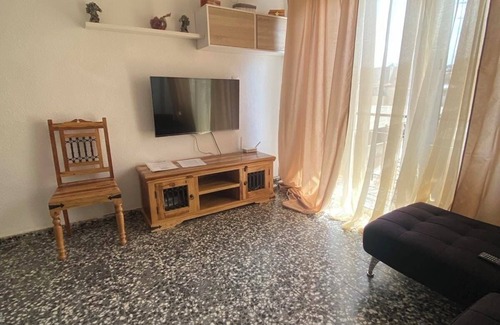 Port de Sagunt Apartment | Apartment 'Luis Cendoya' with Balcony, Wi-Fi and Air Conditioning