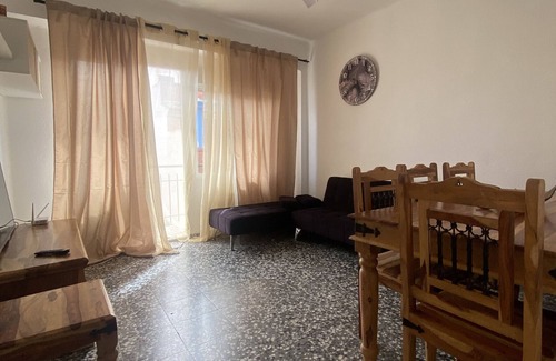 Port de Sagunt Apartment | Apartment 'Luis Cendoya' with Balcony, Wi-Fi and Air Conditioning