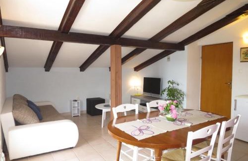 Vinjerac Apartment | Apartment Lukeni-1 by Interhome
