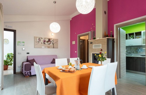 Tusa Apartment | Apartment 'Luna Piena' with Sea View, Wi-Fi and Air Conditioning
