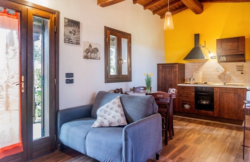 Grosseto Apartment | Apartment 'Maestrale' with Shared Pool, Private Terrace and Air Conditioning