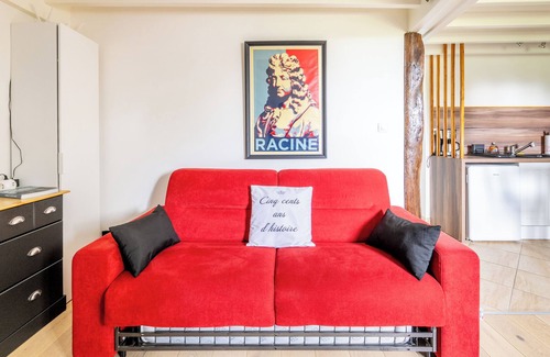 Saint-Herblain Apartment | Apartment 'Manoir De L' Aisnerie - Le Racine' with Shared Garden and Wi-Fi