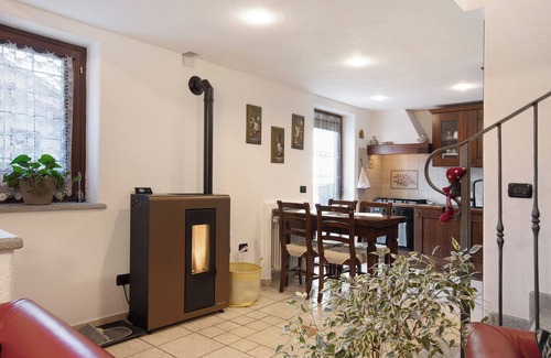 Nus Apartment | Apartment 'Manu - Blavy Nus' with Mountain View, Private Terrace and Wi-Fi