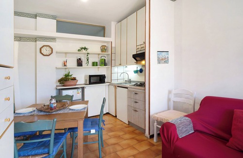 Piani-Ciapin Apartment | Apartment 'Mare, Sole, Eucalipto' with Sea View, Private Terrace and Air Conditioning