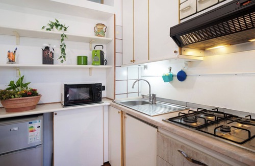 Piani-Ciapin Apartment | Apartment 'Mare, Sole, Eucalipto' with Sea View, Private Terrace and Air Conditioning