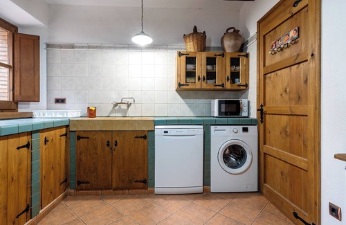 Torrelles de Foix Apartment | Apartment 'Mas Colom-Can Cruset' with Mountain View, Private Pool and Wi-Fi