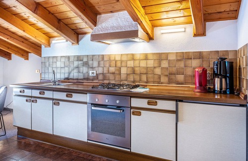 Carezza Apartment | Apartment Masarè with Mountain View, Garden & Wi-Fi