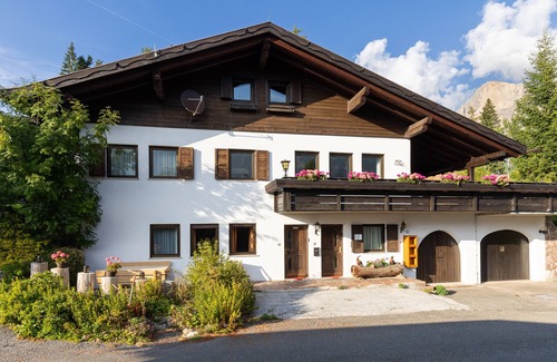 Carezza Apartment | Apartment Masarè with Mountain View, Garden & Wi-Fi
