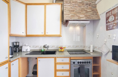 Se Apartment | Apartment 'Matinhos House' with Balcony, Wi-Fi and Air Conditioning