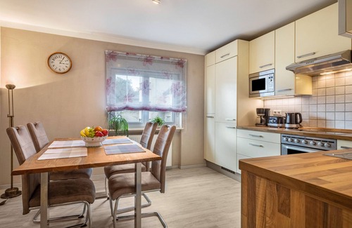 Hoyren Apartment | Apartment 'Mein Lieber Schwan' with Mountain View, Balcony and Wi-Fi
