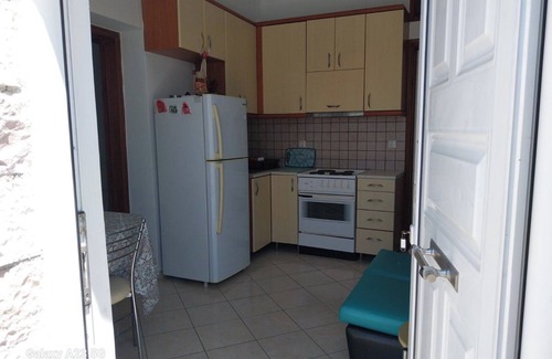 Menidion Apartment | Apartment 'Menidi Studio' with Sea View, Wi-Fi and Air Conditioning